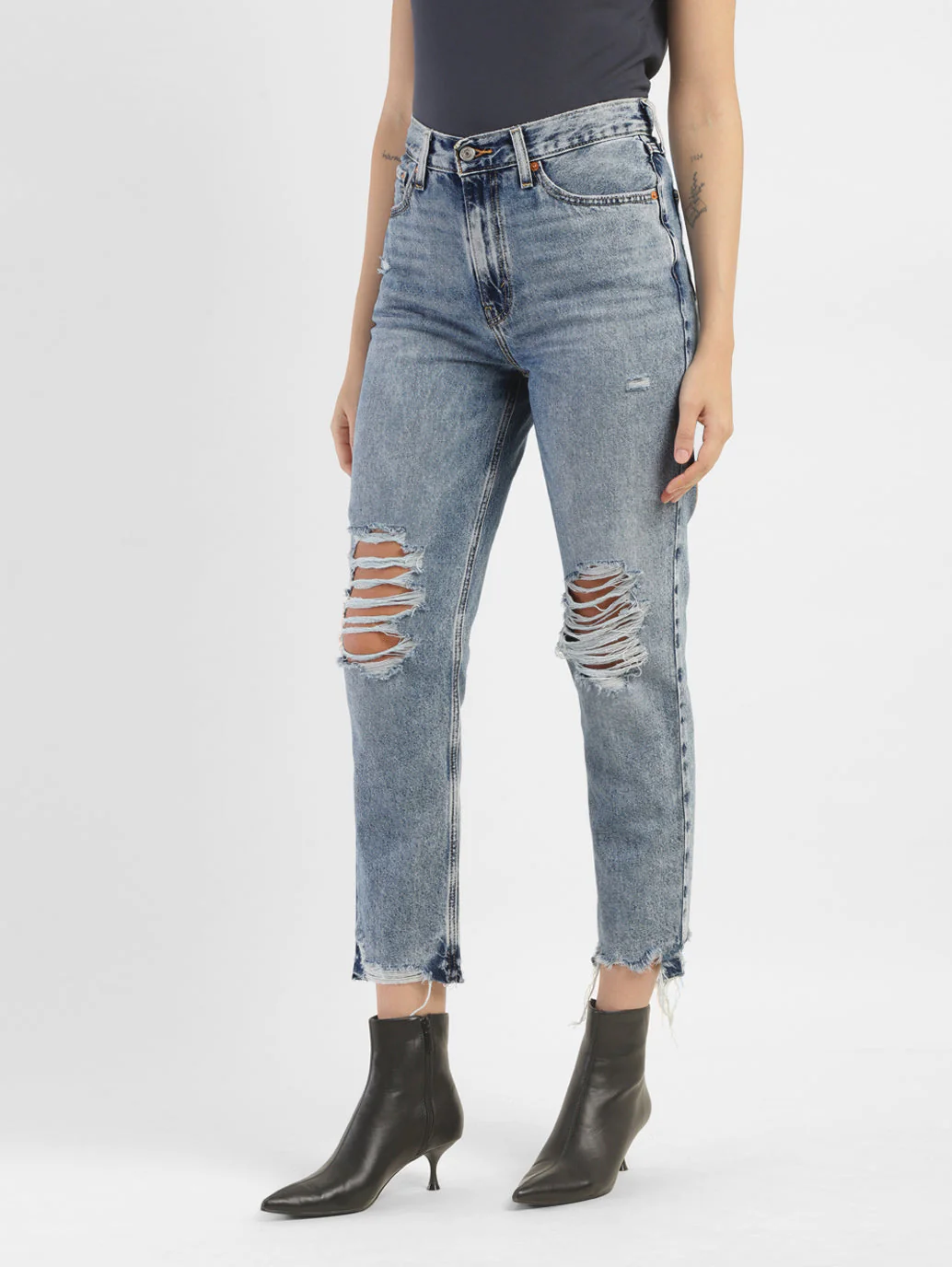 Women's 80s Mom Blue Loose Fit High Rise Jeans - Image 4