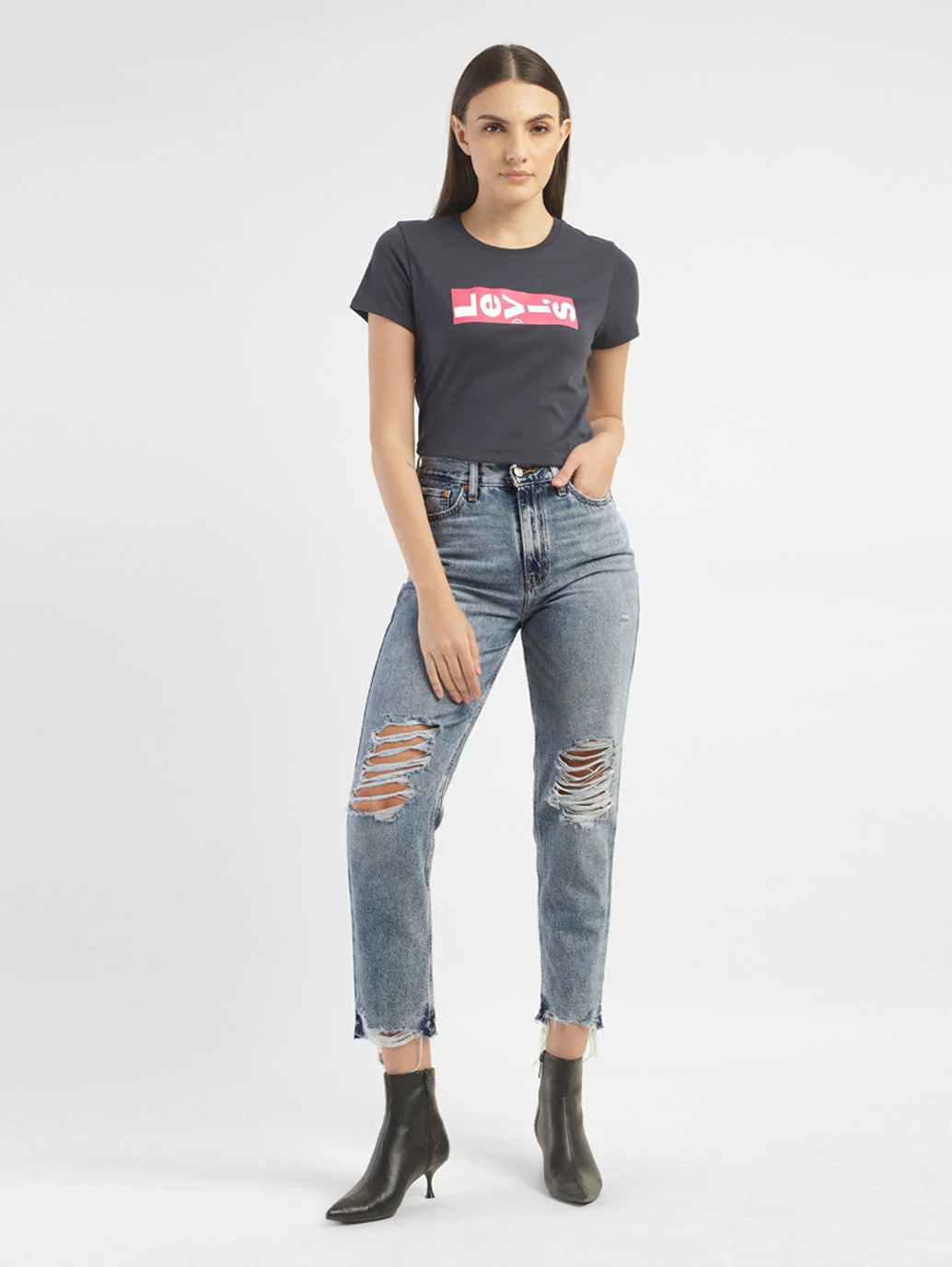 Women's 80s Mom Blue Loose Fit High Rise Jeans - Image 7