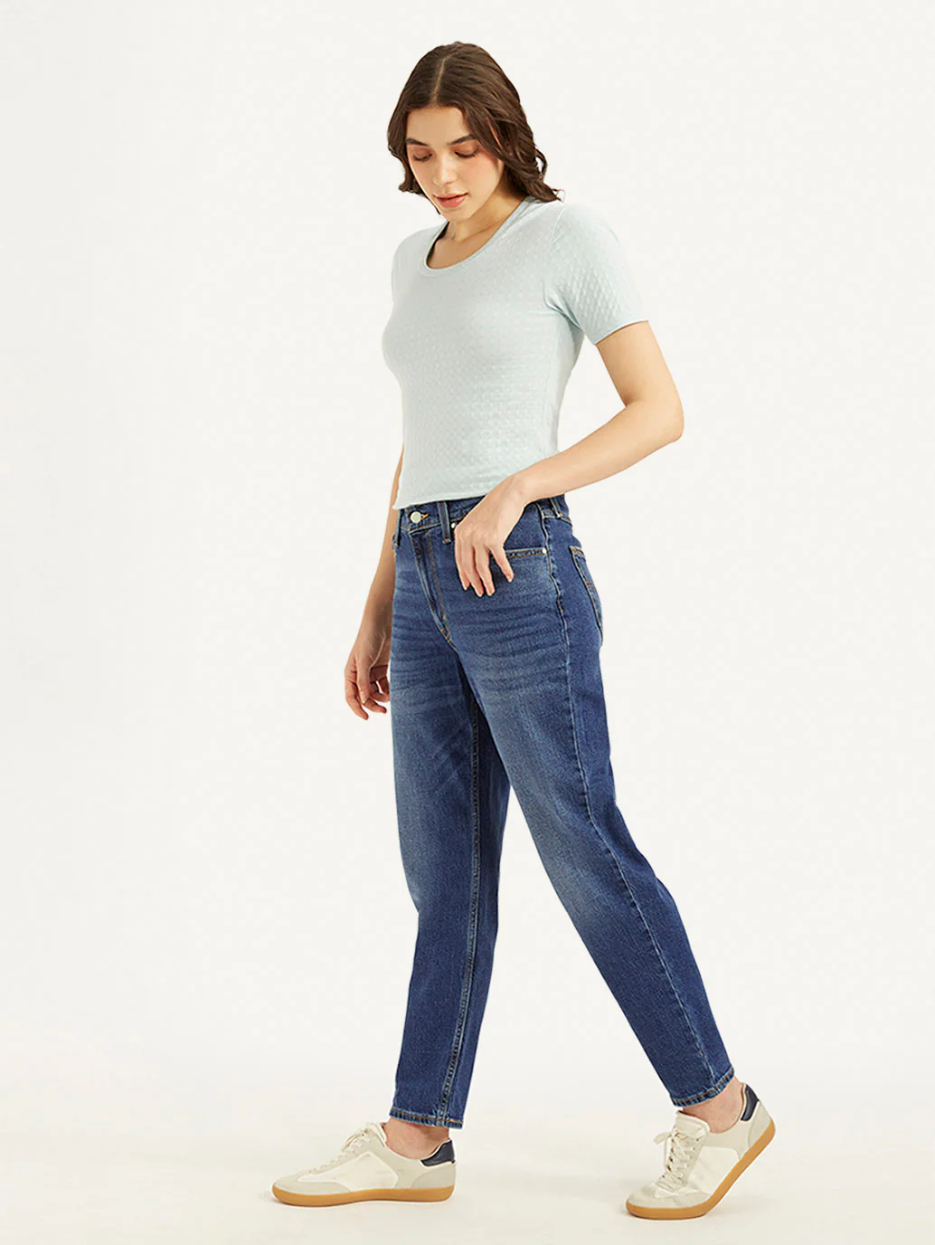 Women's 80s Mom Blue Loose Fit High Rise Jeans - Image 5