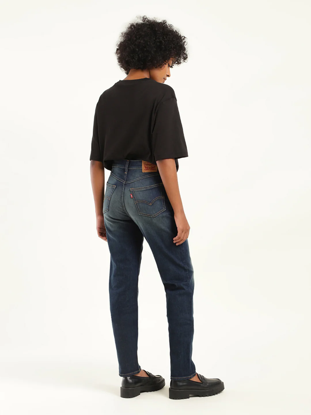 Women's 80s Mom Blue Loose Fit High Rise Jeans - Image 3