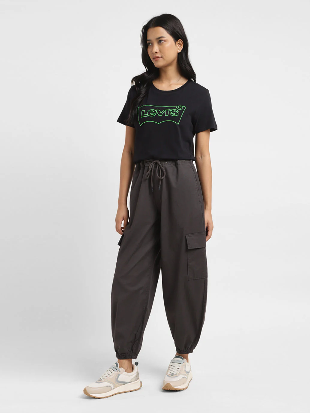 Women's High Rise Black Loose Tapered Fit Trousers - Image 2
