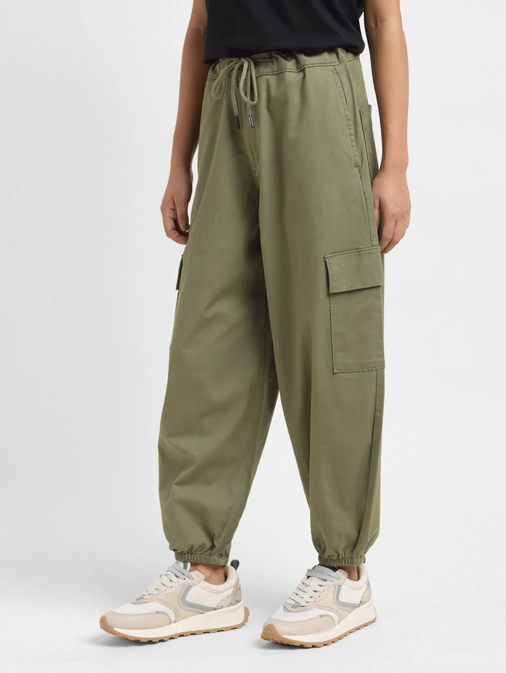 Women's High Rise Green Loose Tapered Fit Trousers - Image 4