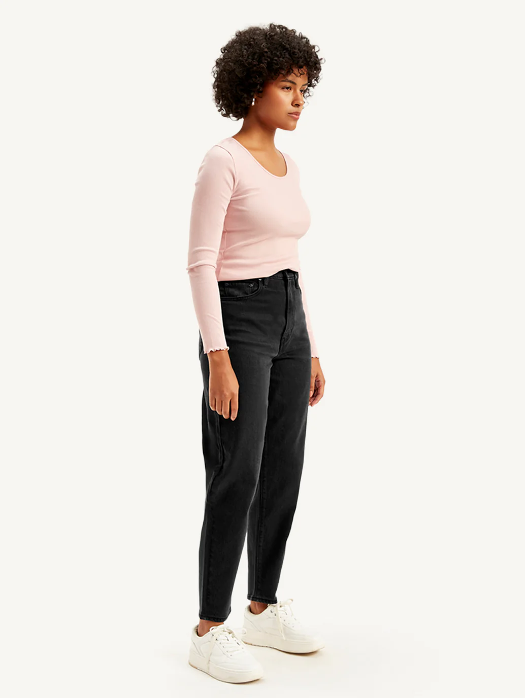 Women's Black Loose Tapered Fit High Rise Jeans - Image 5