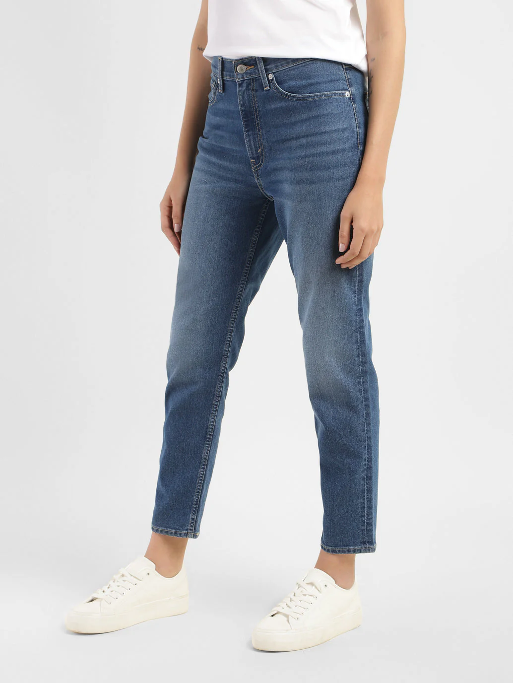Women's 80s Mom Blue Loose Fit High Rise Jeans - Image 4