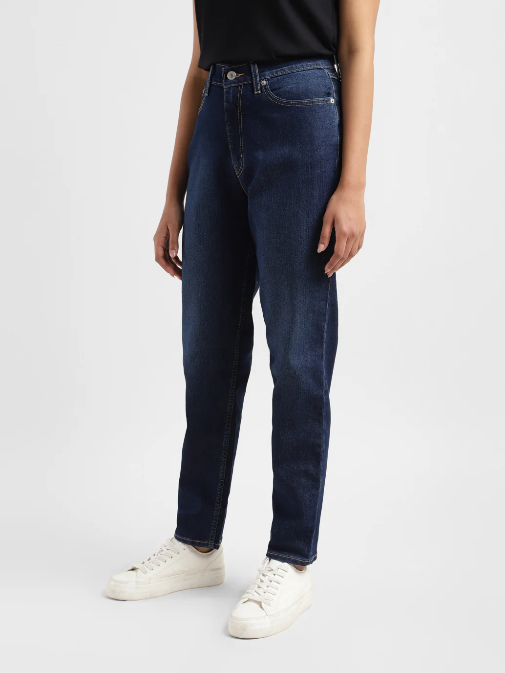 Women's 80s Mom Blue Loose Fit High Rise Jeans - Image 4