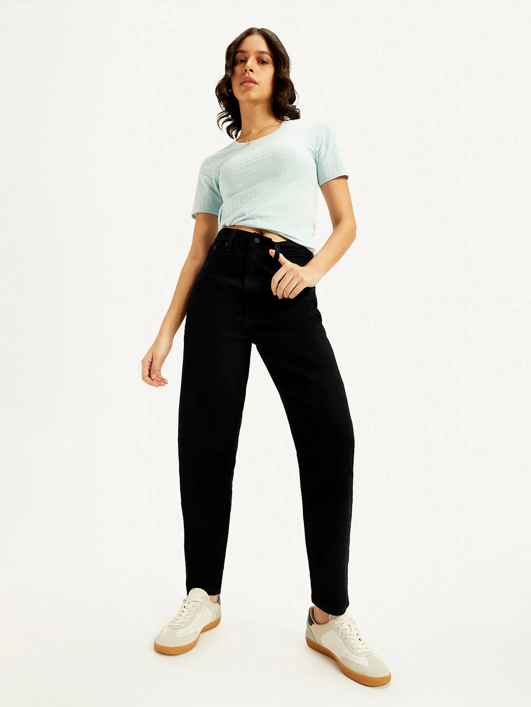 Women's Black Loose Tapered Fit High Rise Jeans - Image 2