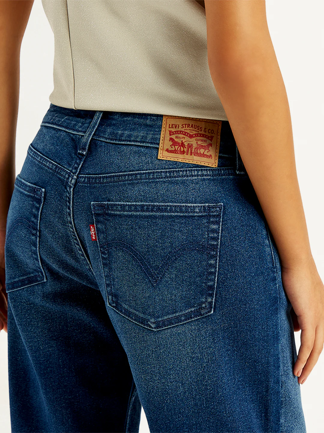 Women's Blue Loose Fit Low Rise Jeans - Image 4
