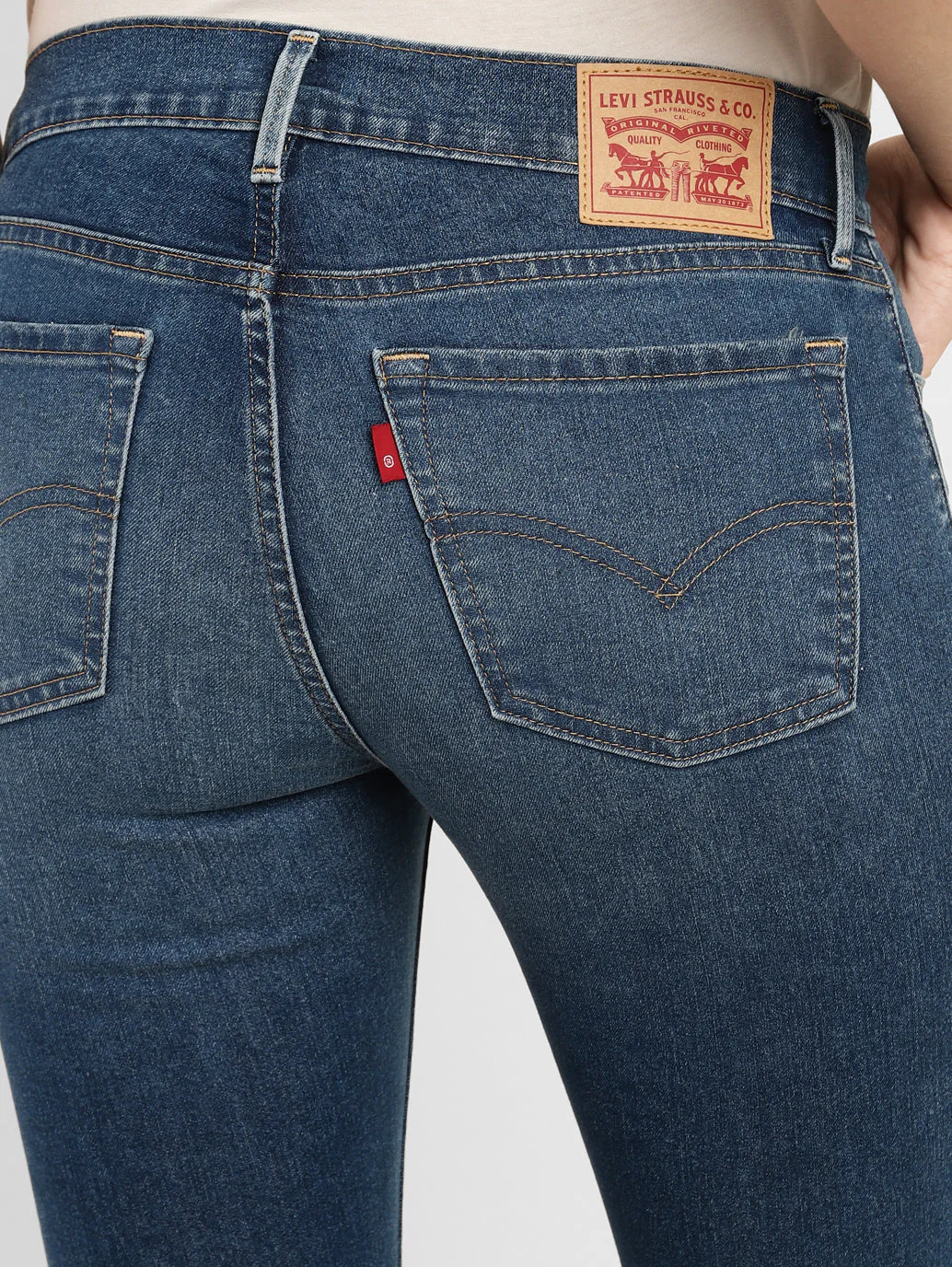 Women's 710 Blue Skinny Fit Mid Rise Jeans - Image 6