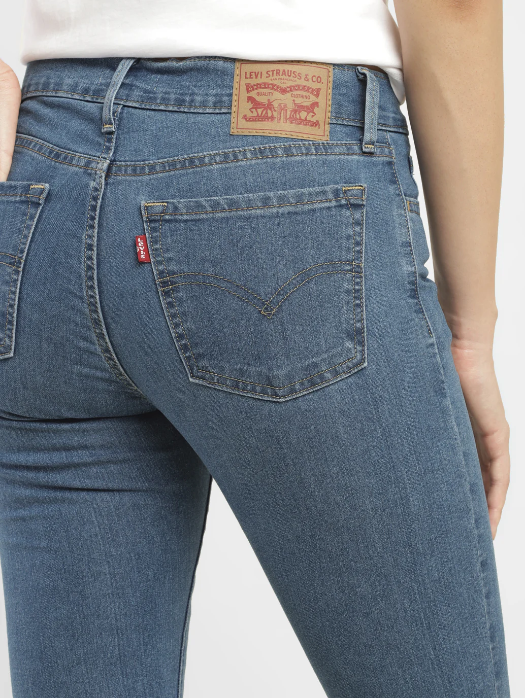 Women's 710 Blue Skinny Fit Mid Rise Jeans - Image 6