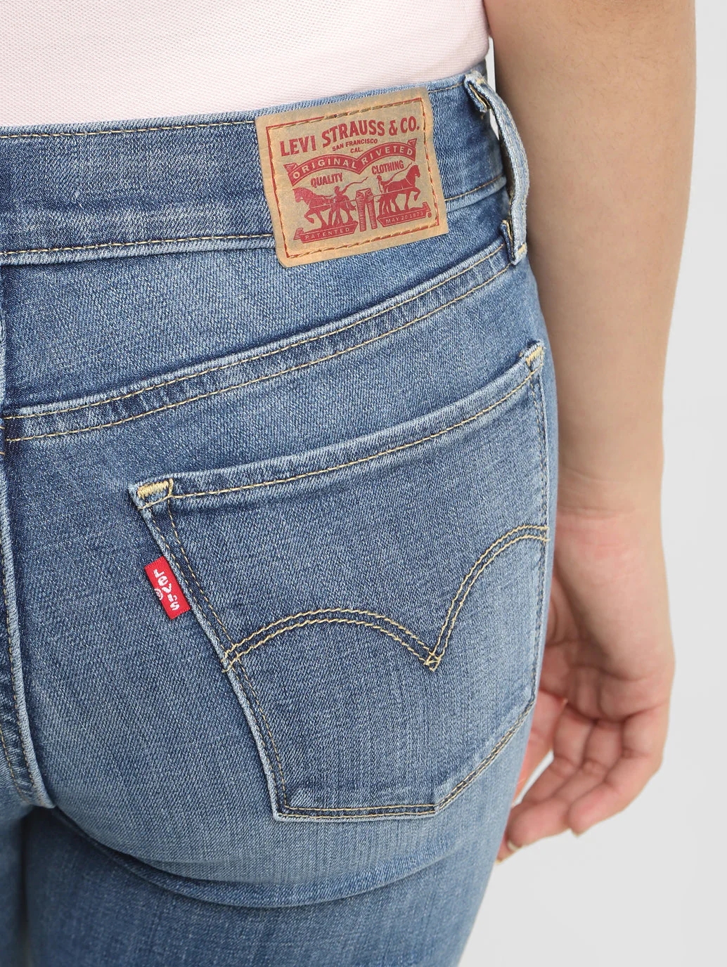 Women's 710 Blue Skinny Fit Mid Rise Jeans - Image 7