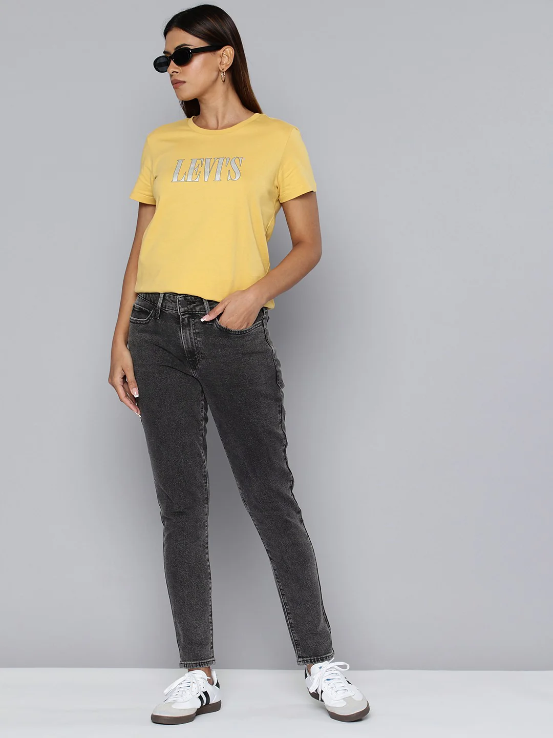 Women's 711 Black Skinny Fit Mid Rise Jeans