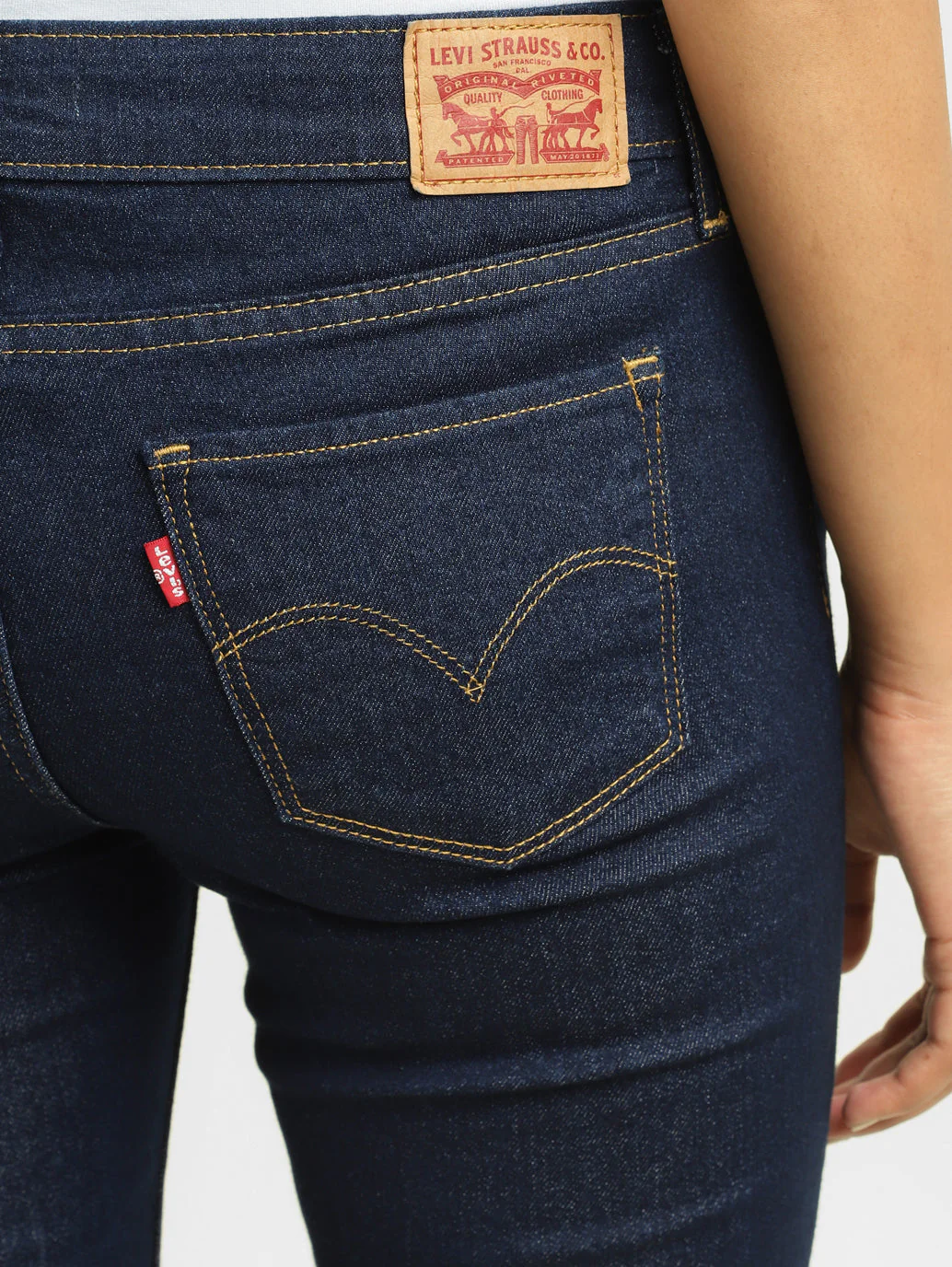 Women's 711 Indigo Skinny Fit Mid Rise Jeans - Image 6