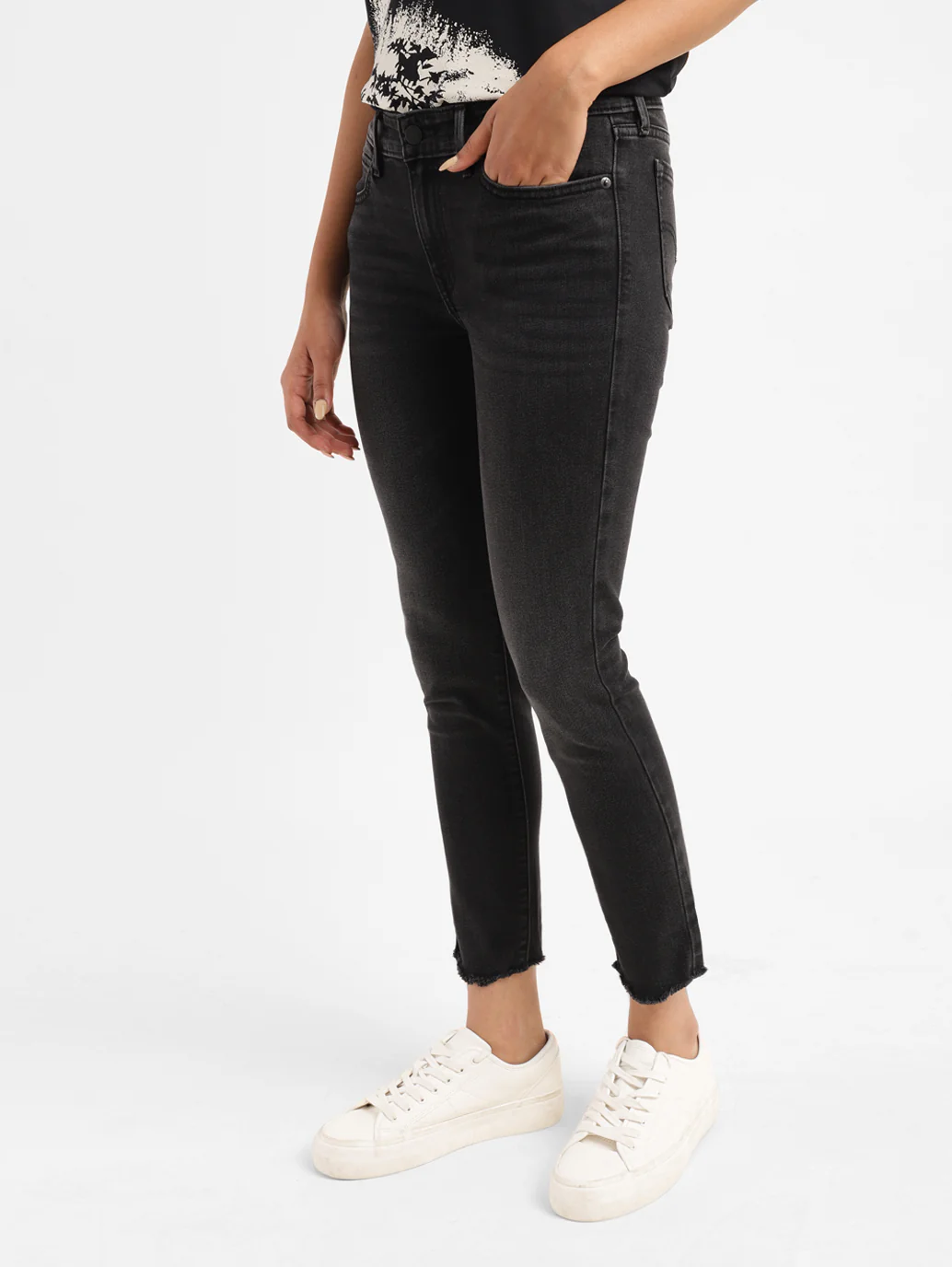 Women's 711 Black Skinny Fit Mid Rise Jeans - Image 4