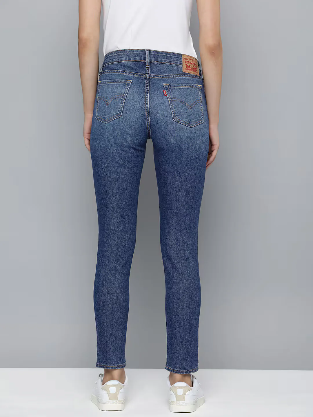 Women's 711 Blue Skinny Fit Mid Rise Jeans - Image 2