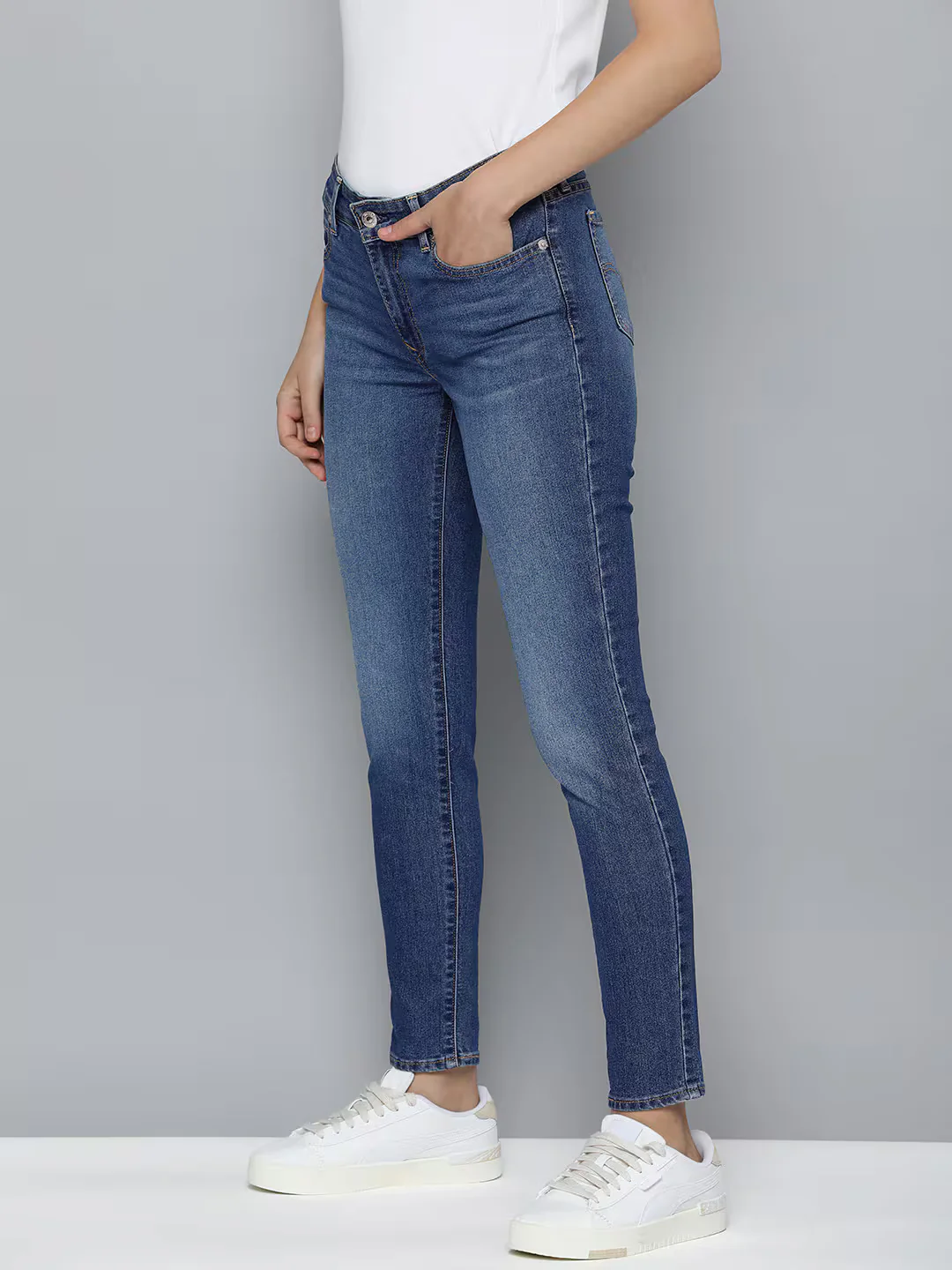 Women's 711 Blue Skinny Fit Mid Rise Jeans - Image 3