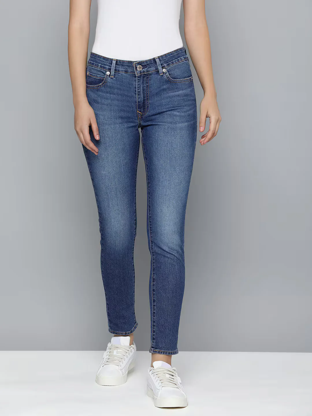 Women's 711 Blue Skinny Fit Mid Rise Jeans - Image 4