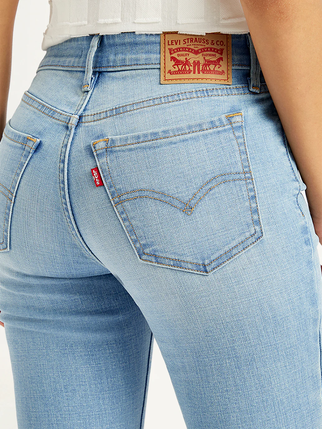 Women's 711 Light Blue Skinny Fit Mid Rise Jeans - Image 4