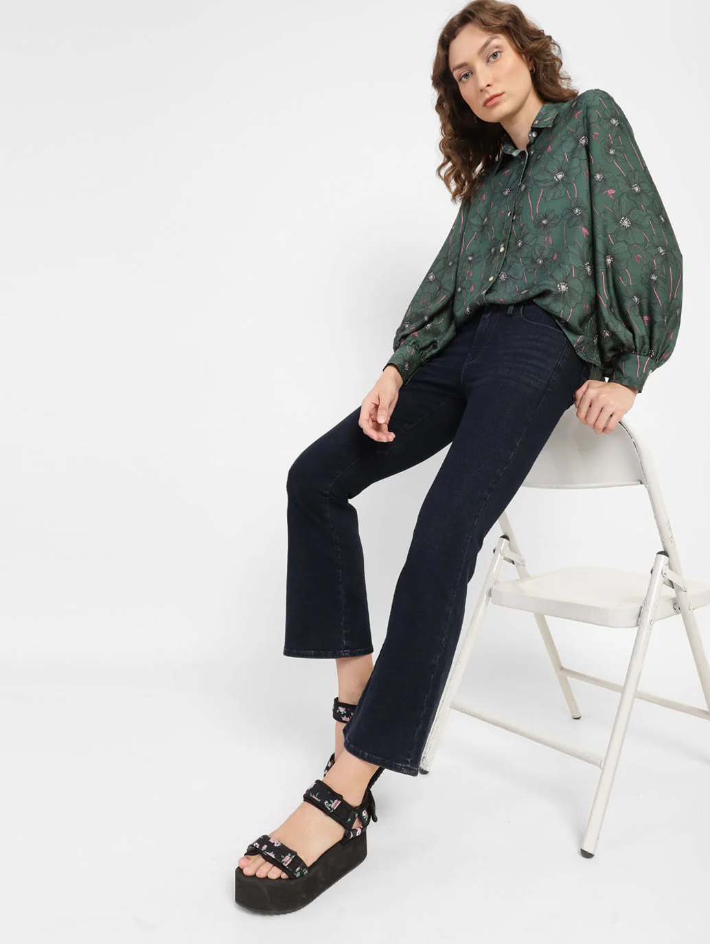 Women's 715 Blue Flared Fit Mid Rise Jeans - Image 2