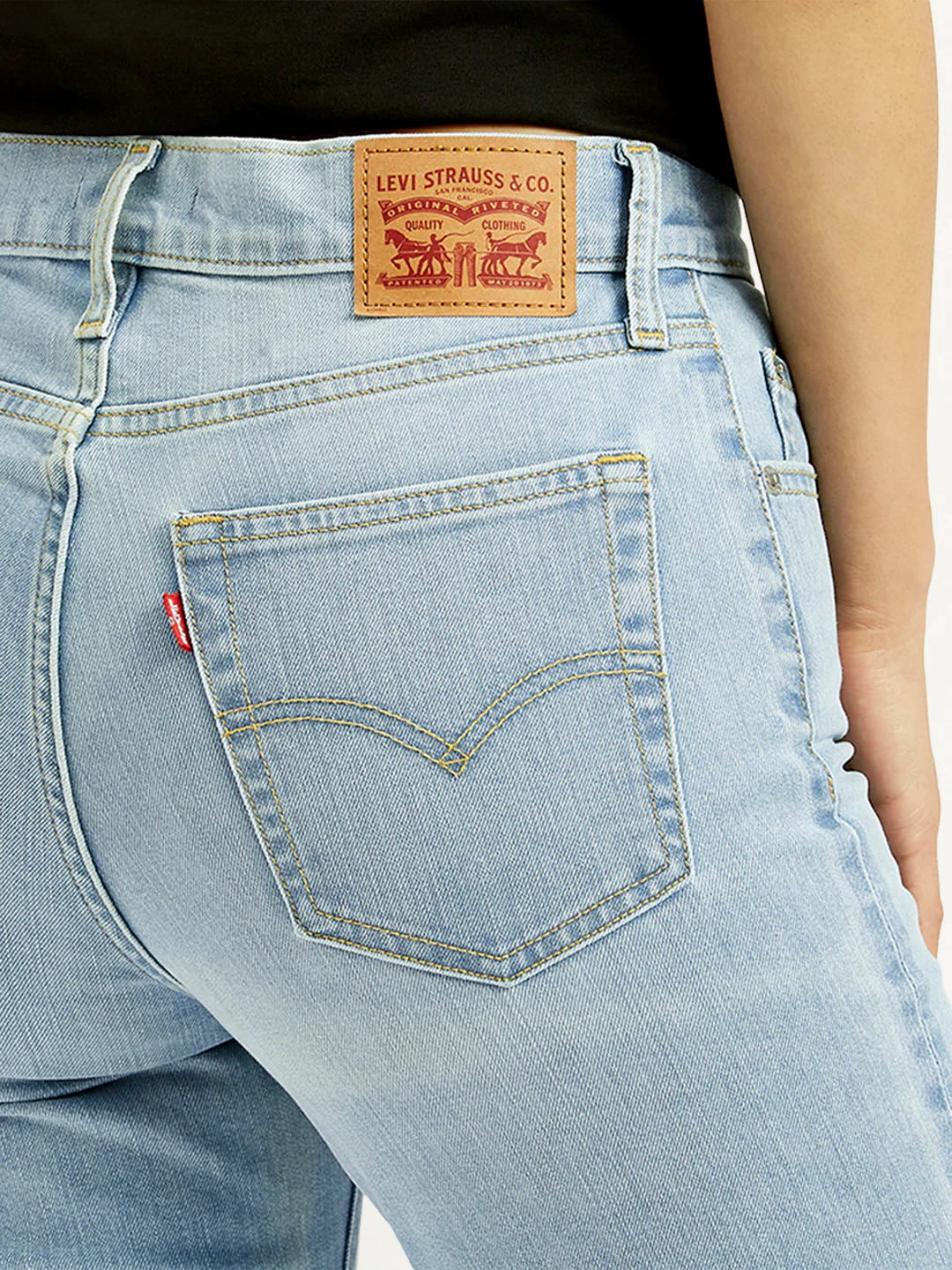 Women's 724 Light Blue Slim Straight Fit High Rise Jeans - Image 6