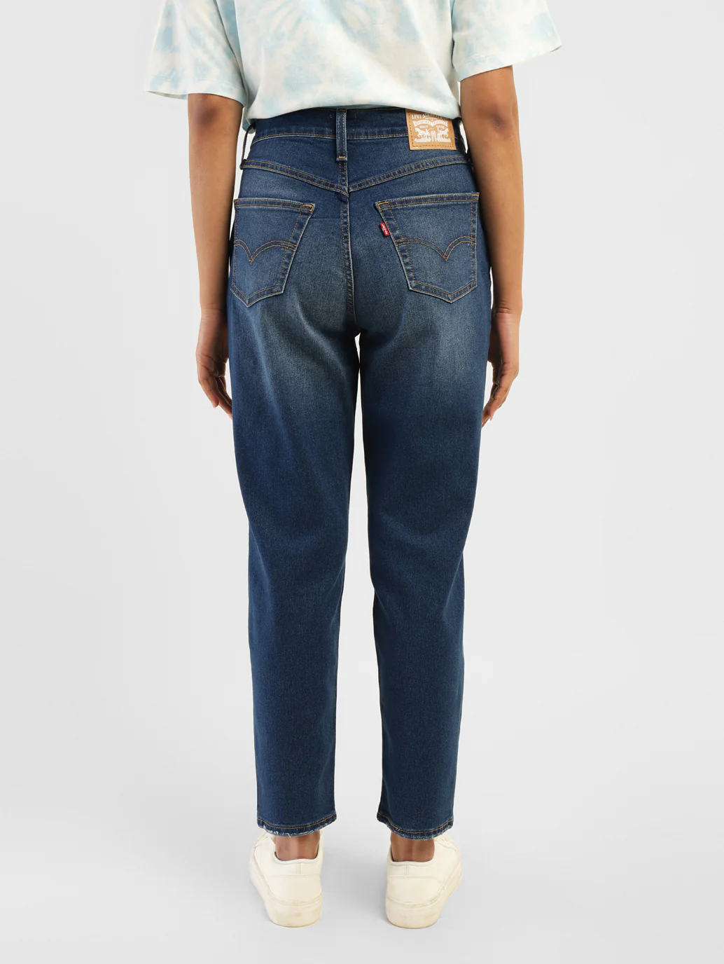 Women's 80s Mom Blue Loose Fit Mid Rise Jeans - Image 3