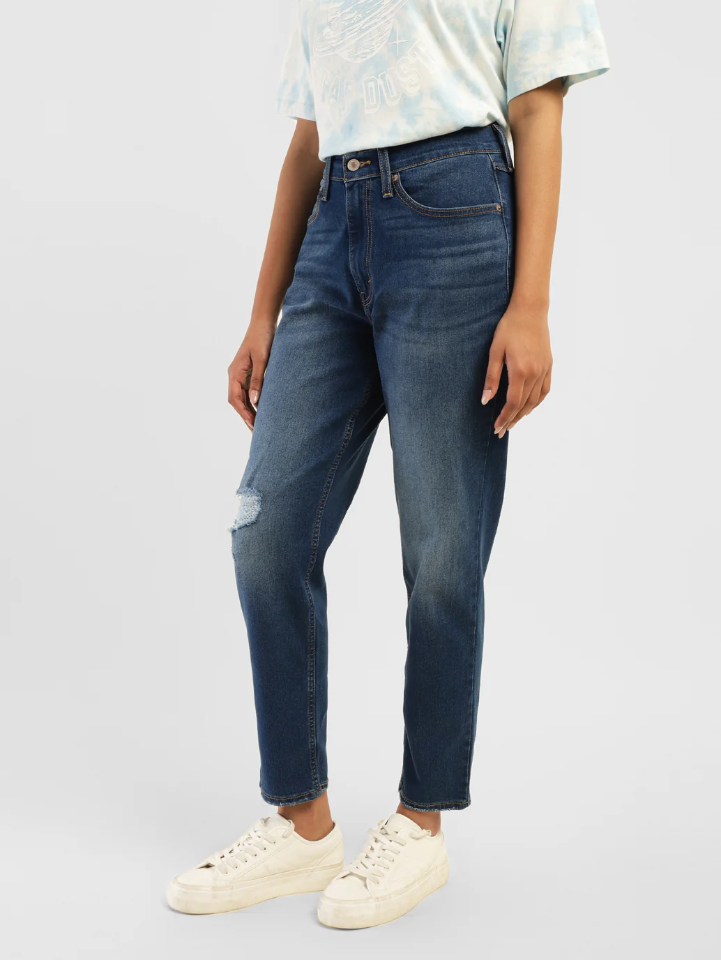 Women's 80s Mom Blue Loose Fit Mid Rise Jeans - Image 4