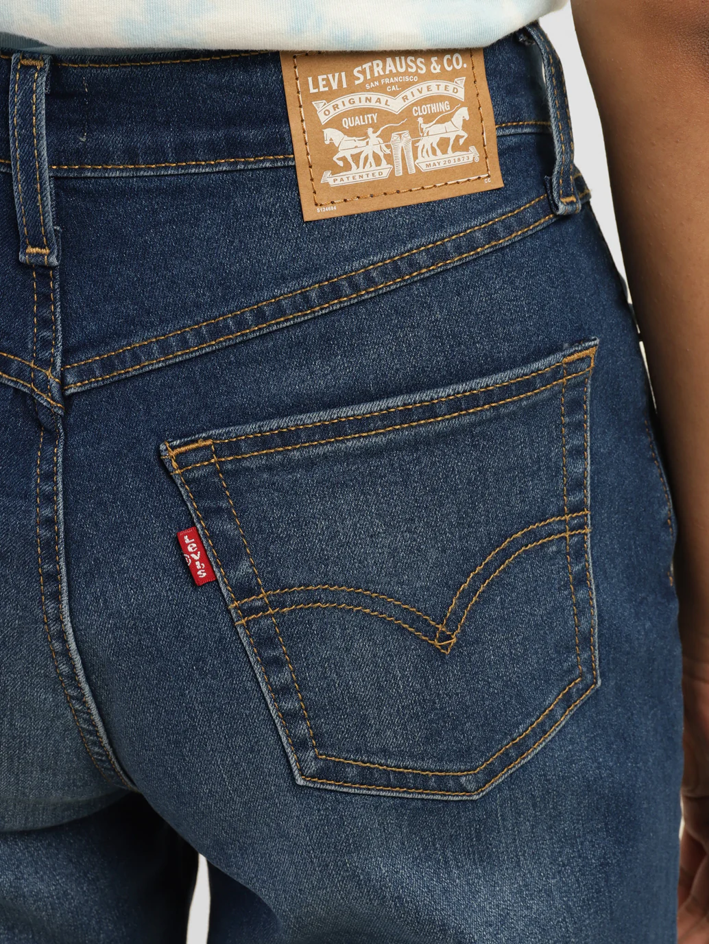 Women's 80s Mom Blue Loose Fit Mid Rise Jeans - Image 9