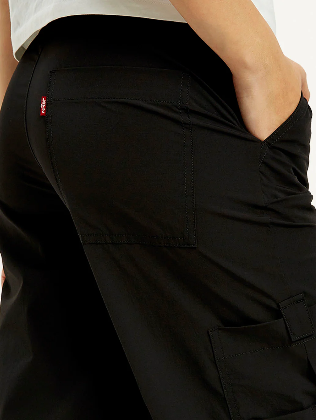 Women's Mid Rise Black Loose Fit Cargo Trousers - Image 4