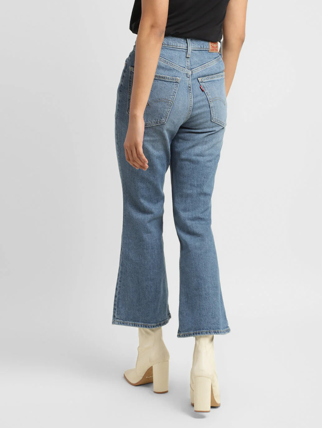 Women's 70s Blue Flared Fit High Rise Jeans - Image 4