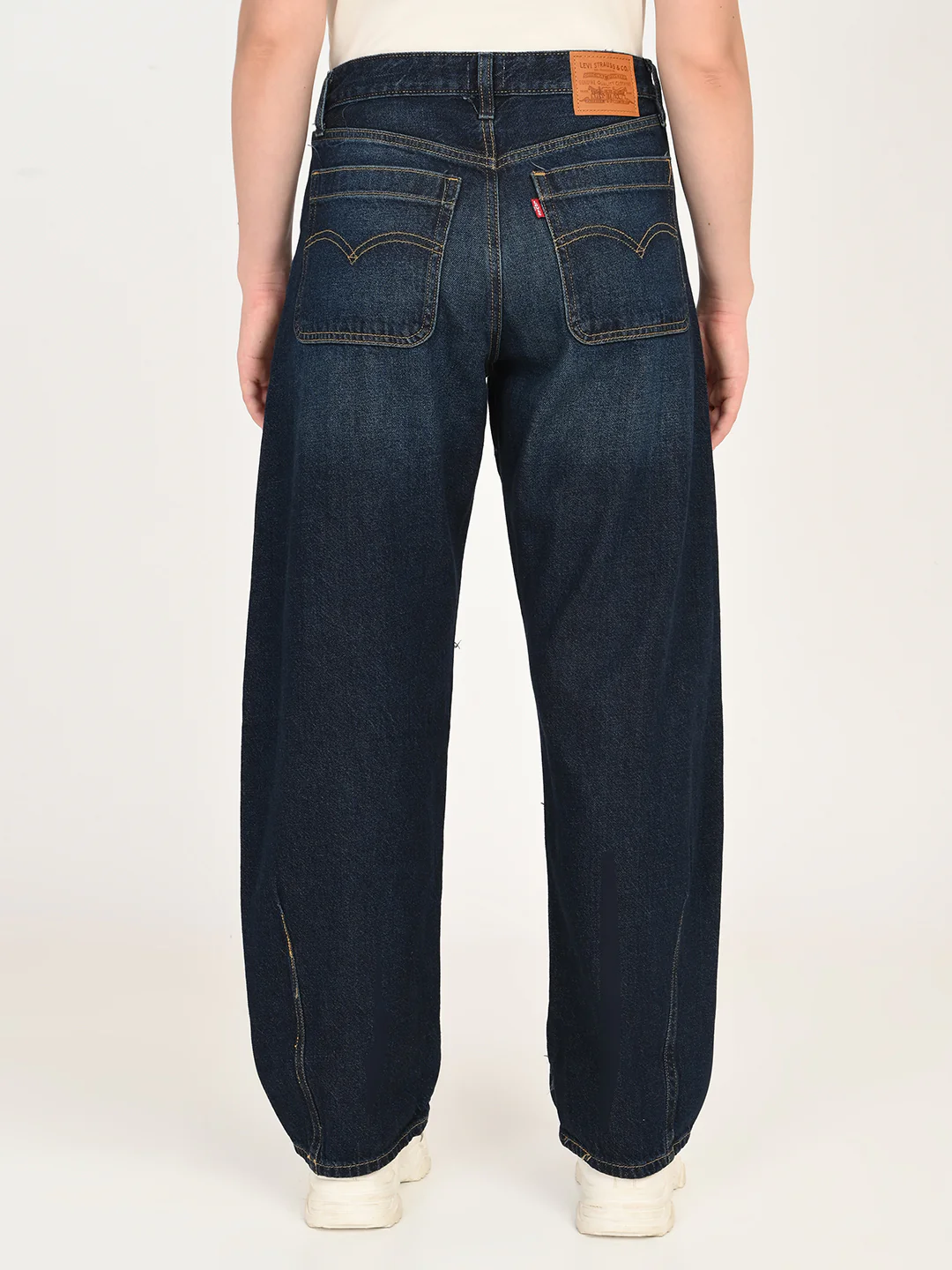 Women's Blue Barrel Loose Fit Mid Rise Jeans - Image 3