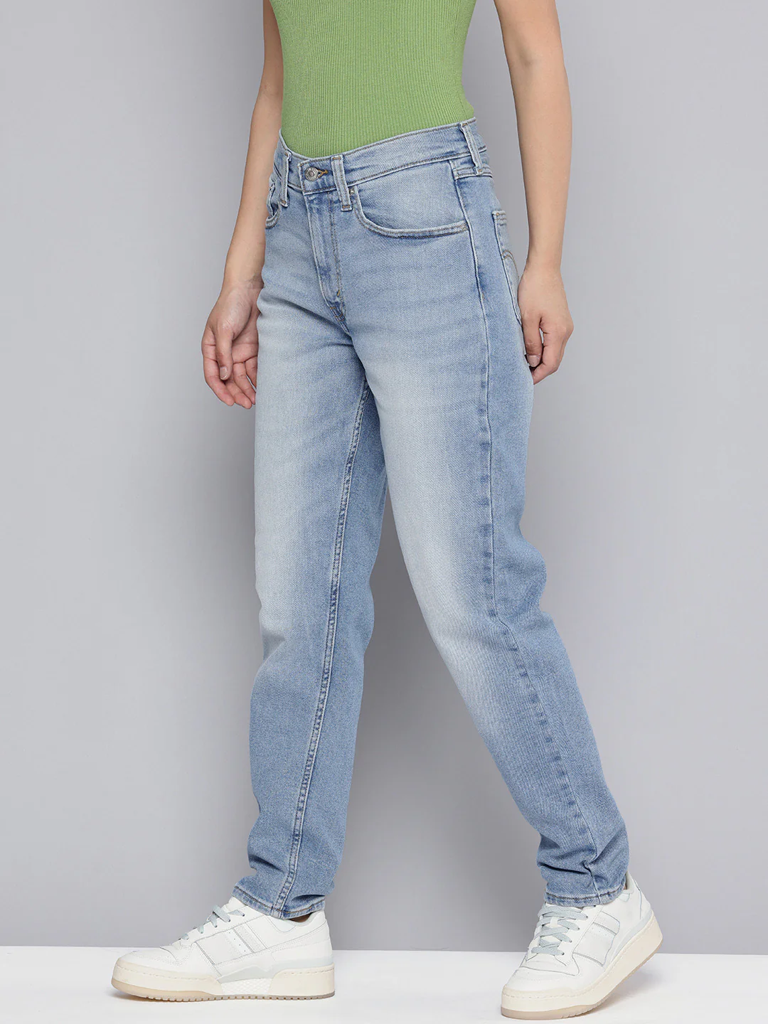 Women's 80s Mom Blue Loose Fit Mid Rise Jeans - Image 3