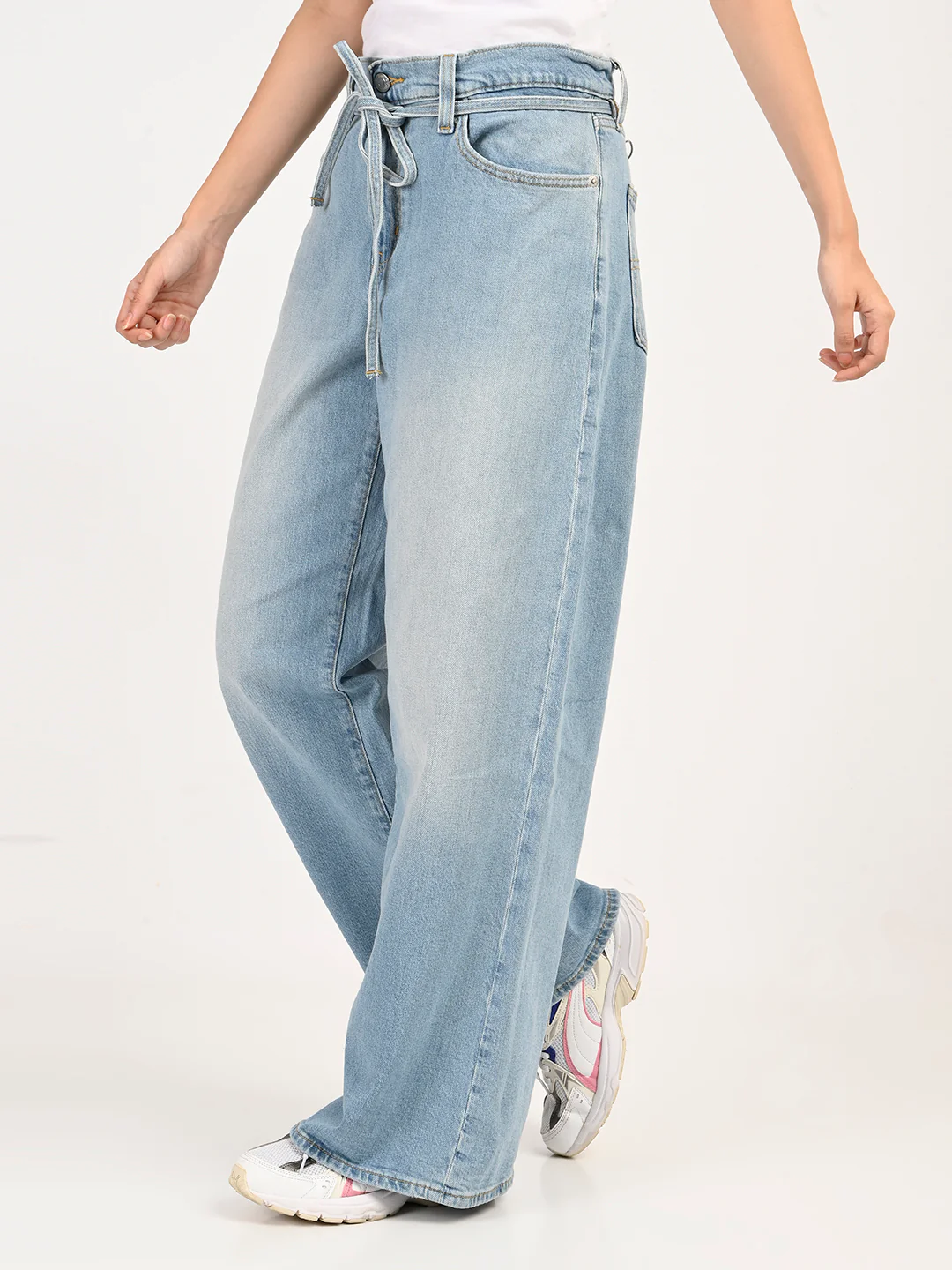 Women's Light Blue Wide Leg Fit Mid Rise Jeans - Image 2