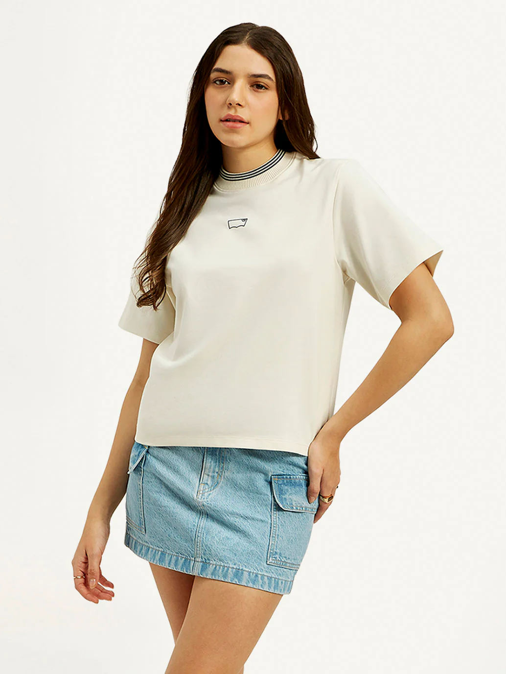 Women's Solid Crew Neck T-shirt - Image 2