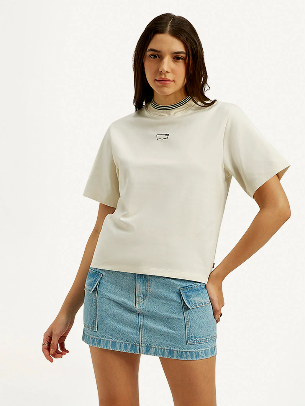 Women's Solid Crew Neck T-shirt - Image 3