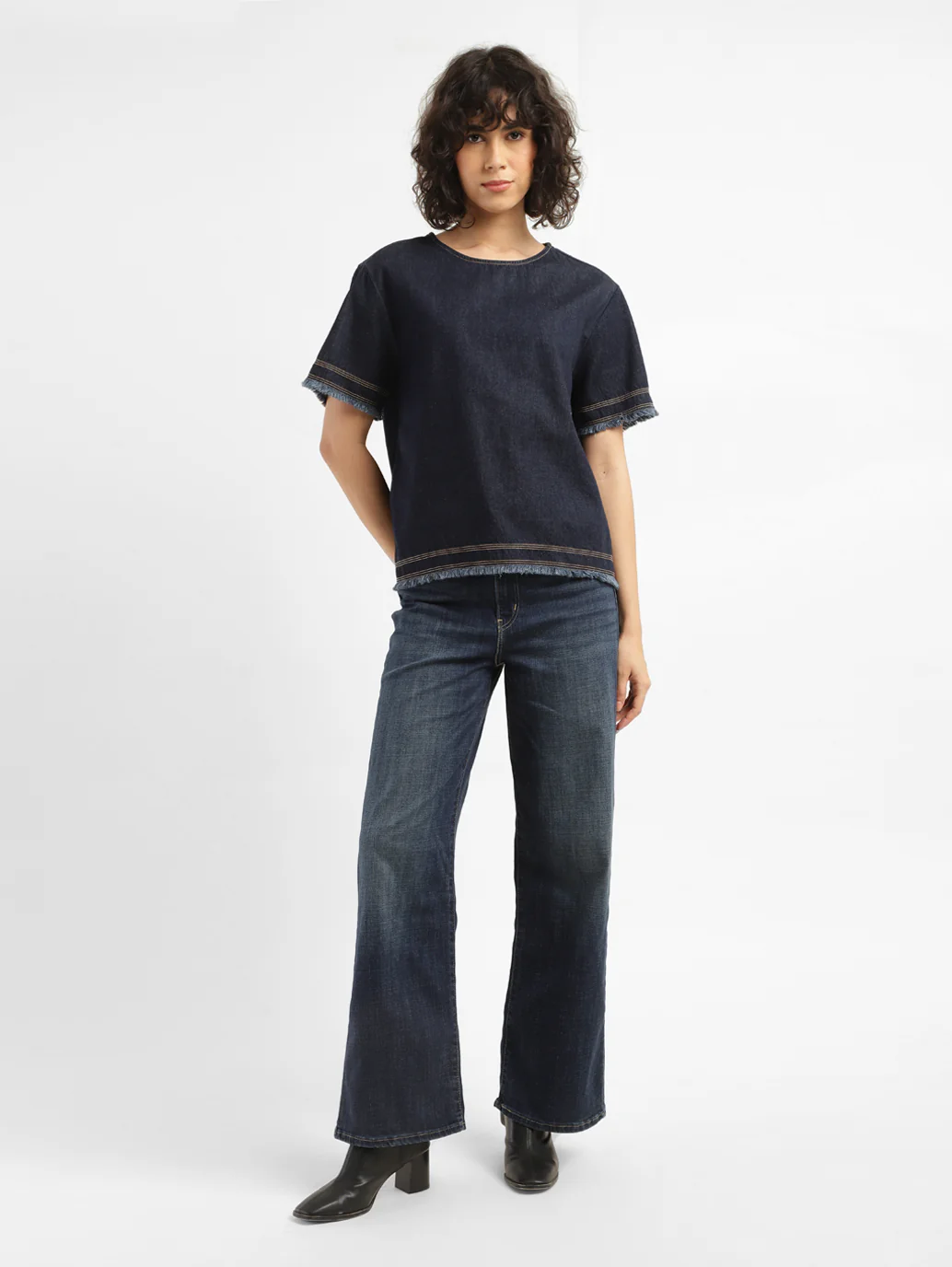 Women's Solid Indigo Round Neck Top - Image 4