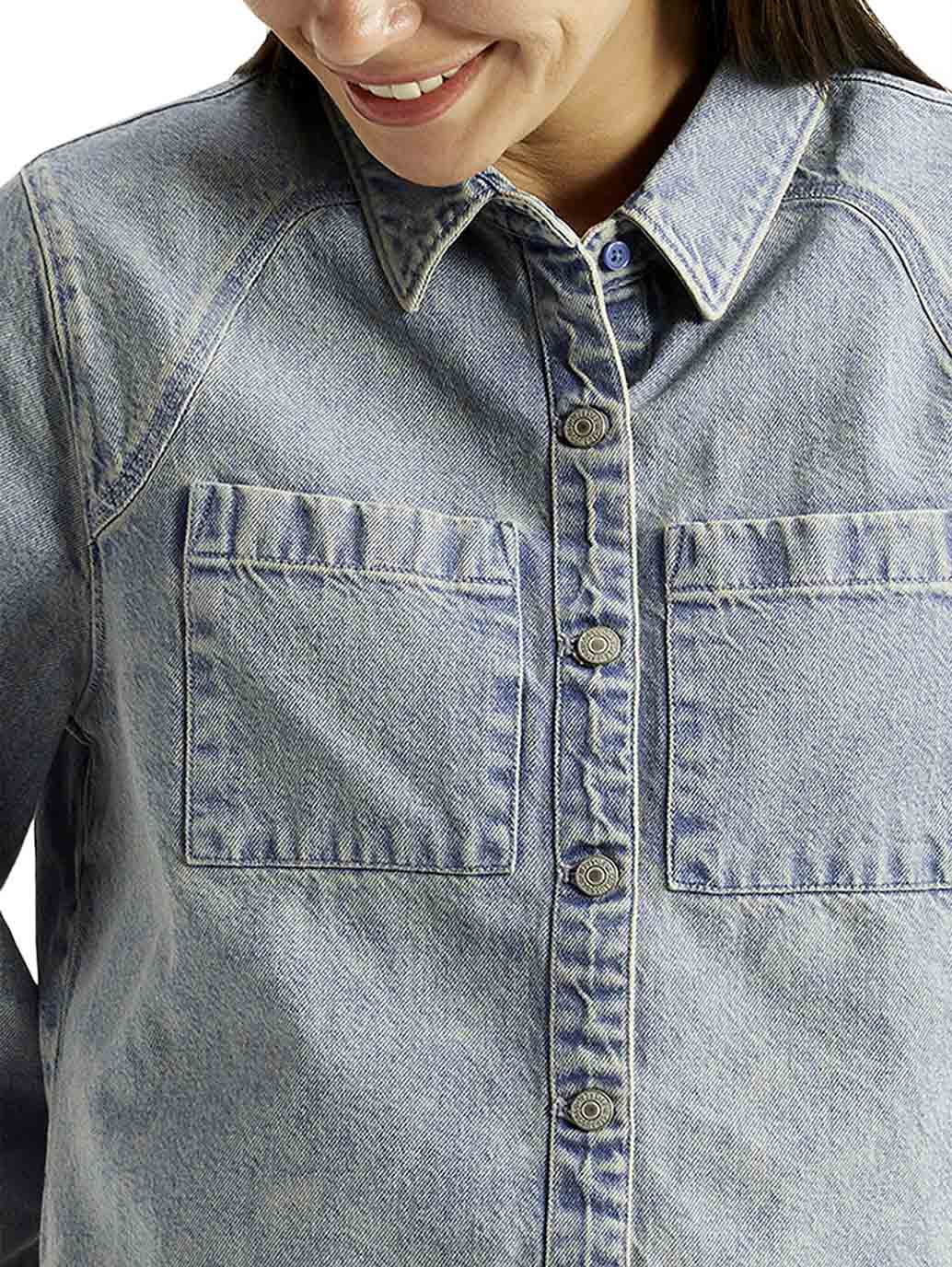 Women's Solid Light Blue Relaxed Fit Denim Shirt - Image 3