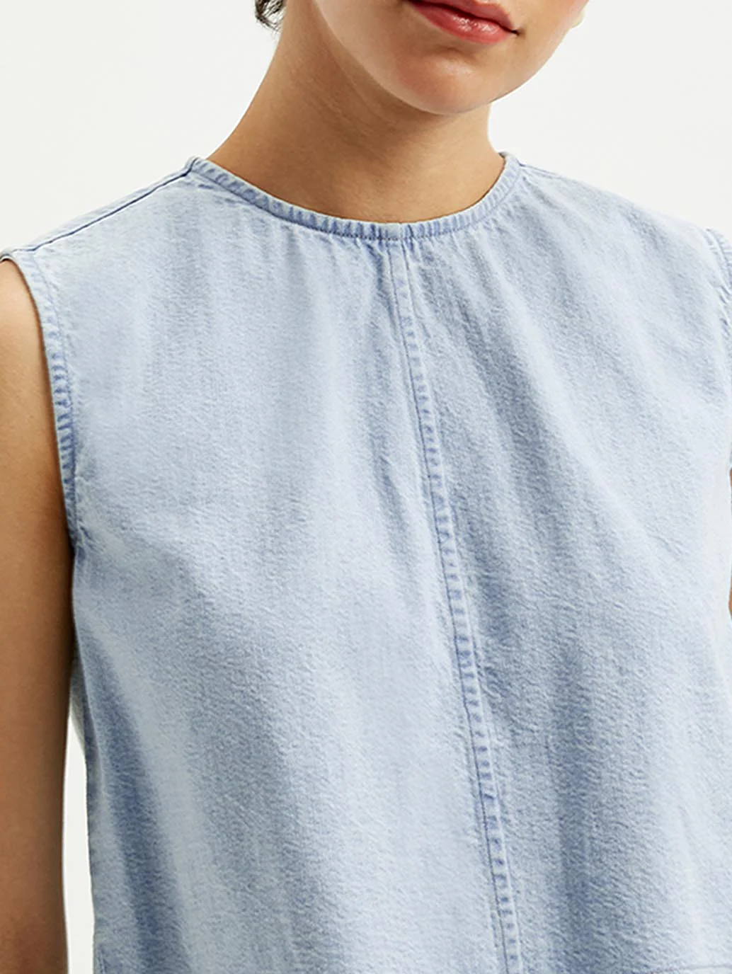 Women's Solid Light Blue Round Neck Denim Crop Top - Image 3