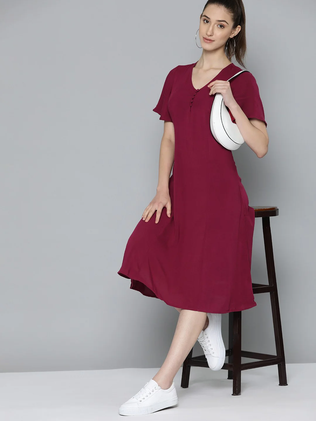 Women's Solid Red V Neck Dresses