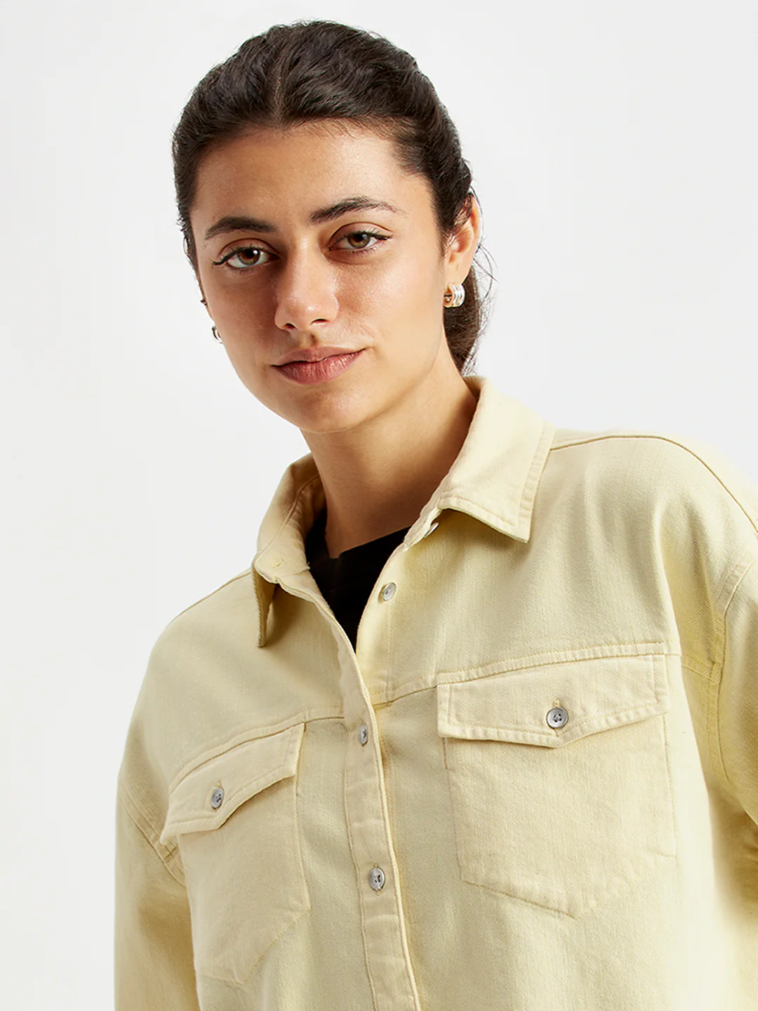 Women's Solid Relaxed Fit Denim Shirt - Image 4