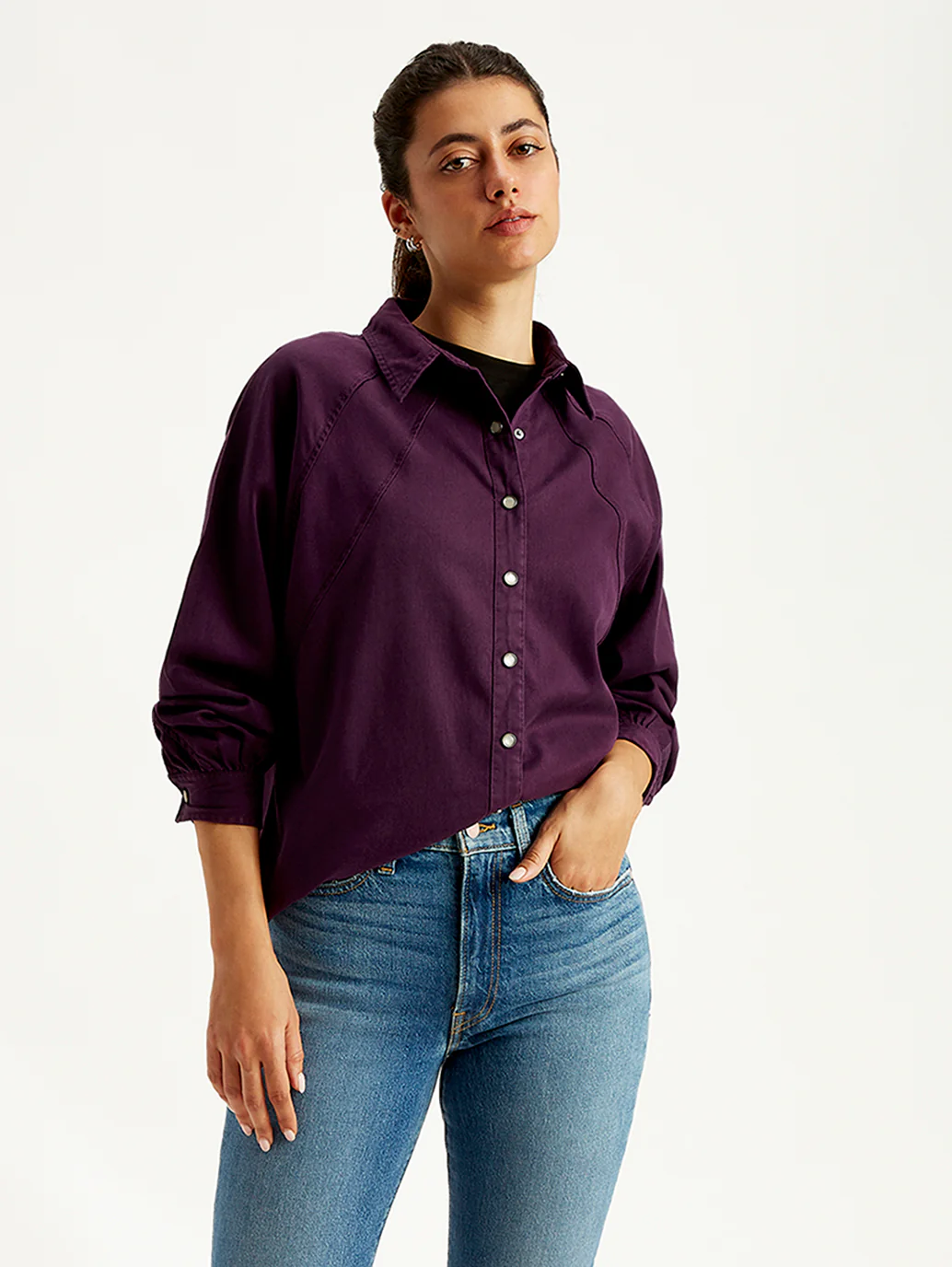 Women's Solid Relaxed Fit Denim Shirt - Image 3