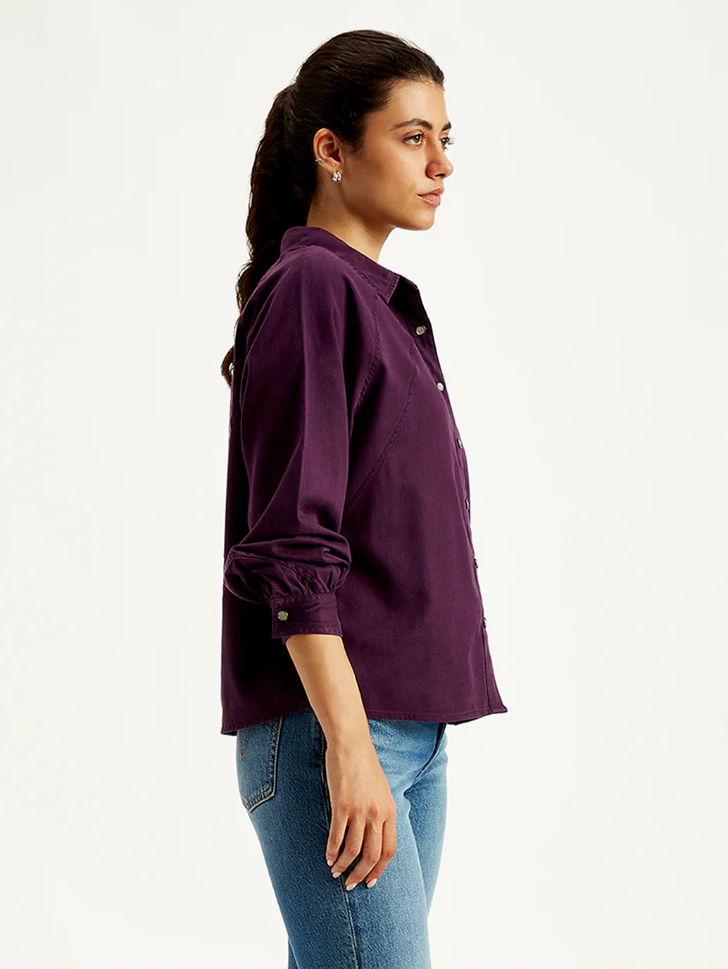 Women's Solid Relaxed Fit Denim Shirt - Image 4