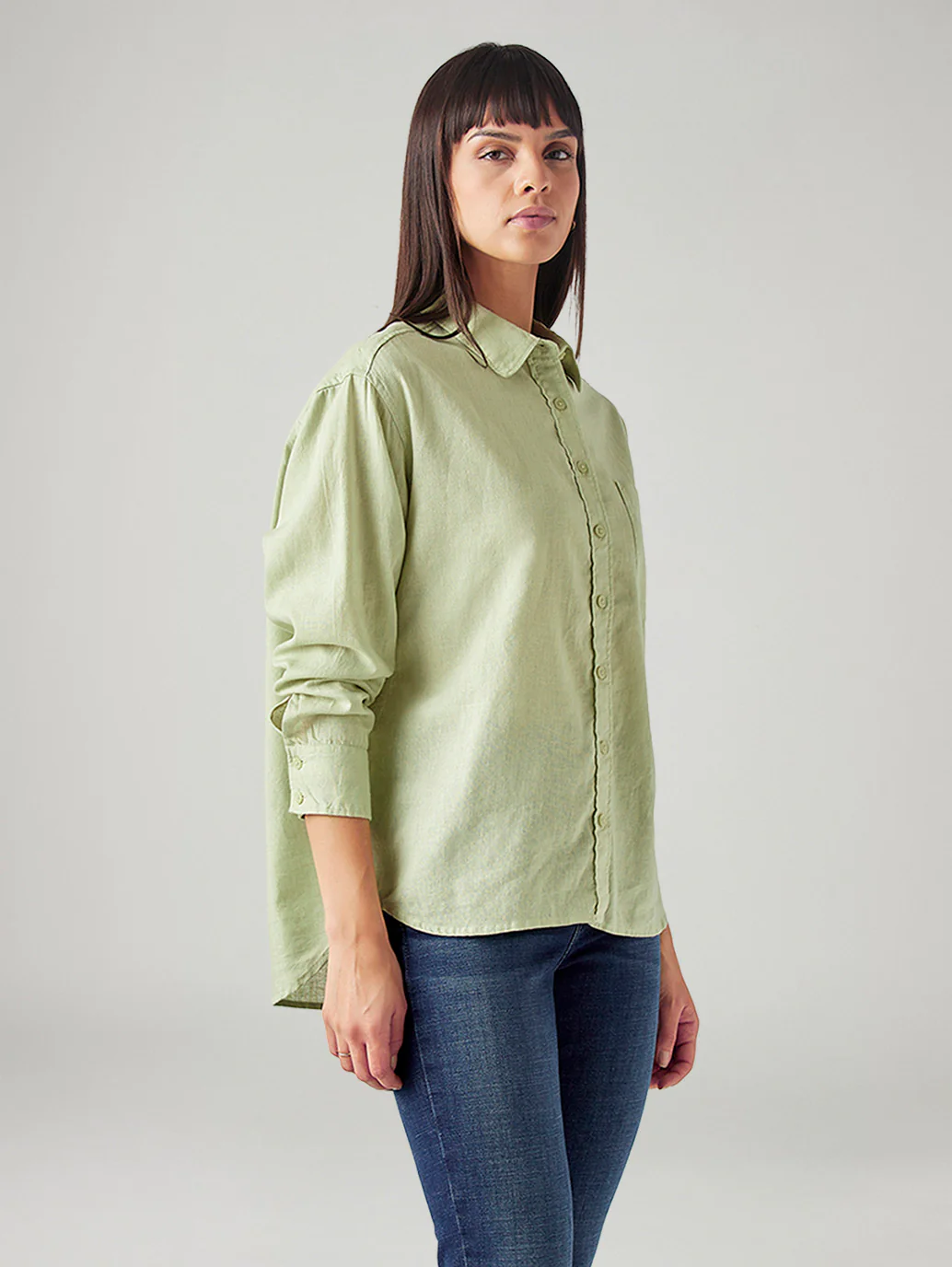 Women's Solid Relaxed Fit Linen Shirt - Image 4