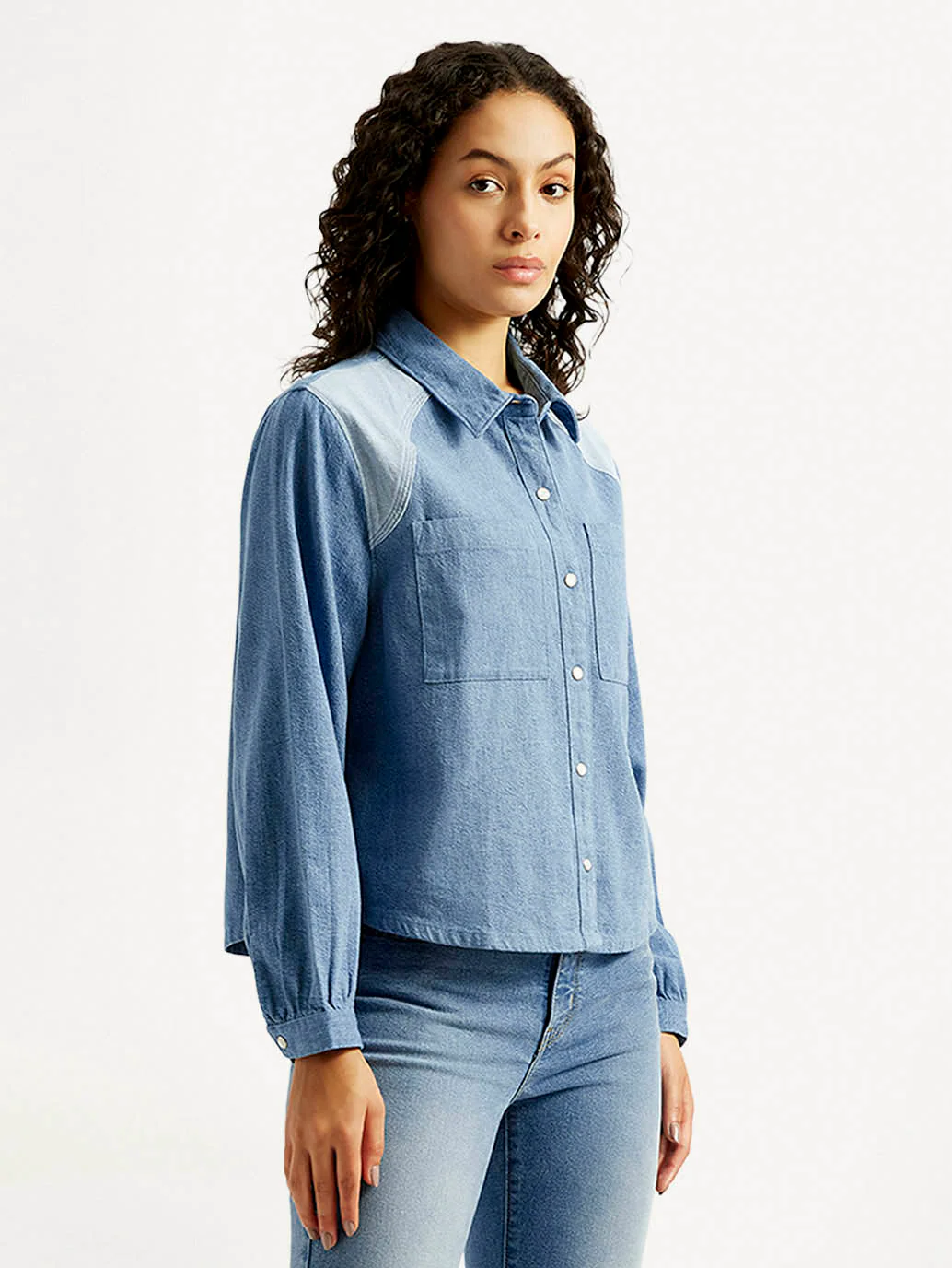 Women's Solid Relaxed Fit Denim Shirt - Image 4