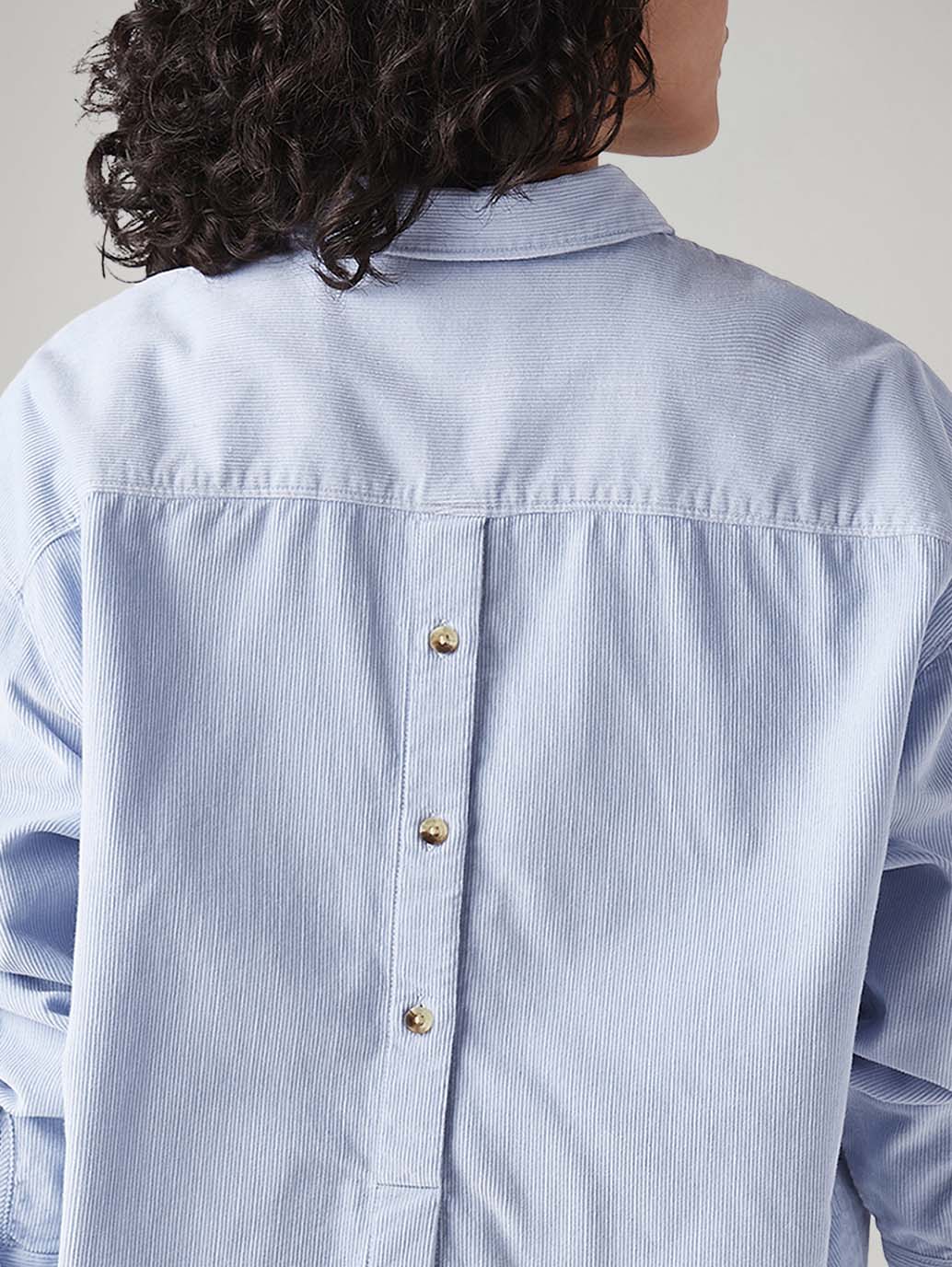 Women's Solid Relaxed Fit Shirt - Image 4