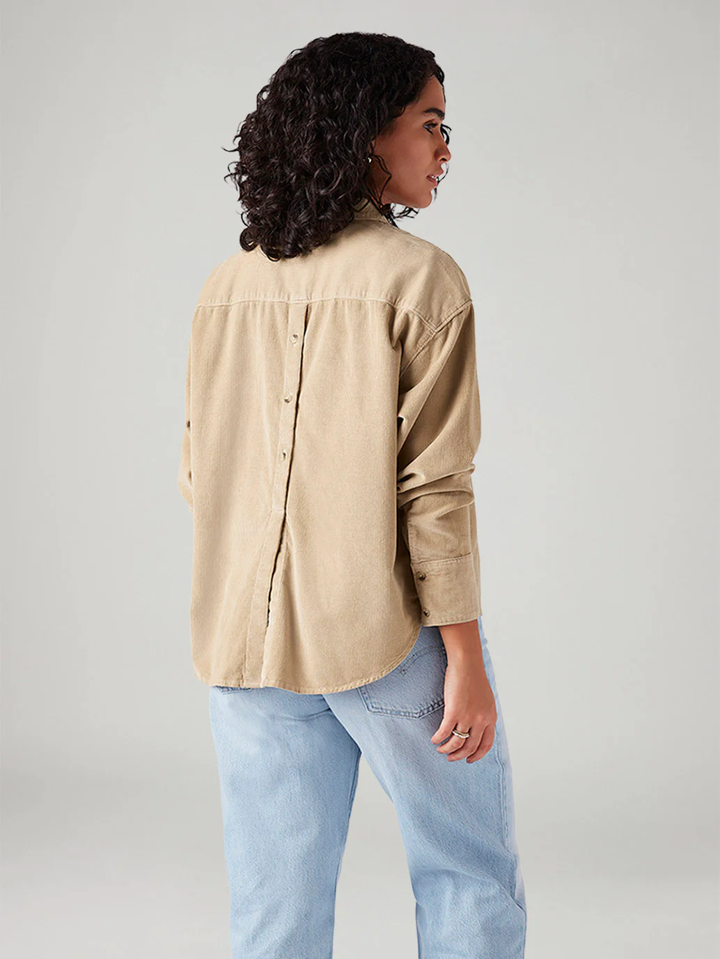 Women's Solid Relaxed Fit Shirt - Image 3