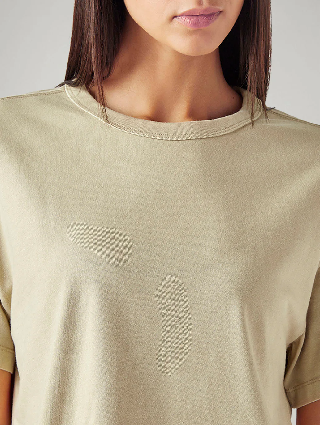 Women's Solid Relaxed Fit T-Shirt - Image 4