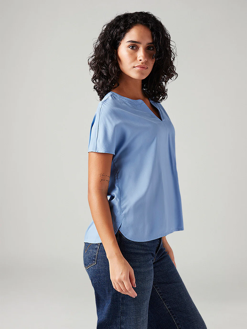 Women's Solid Relaxed Fit Top - Image 3