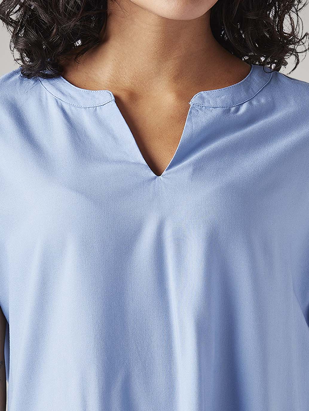 Women's Solid Relaxed Fit Top - Image 4