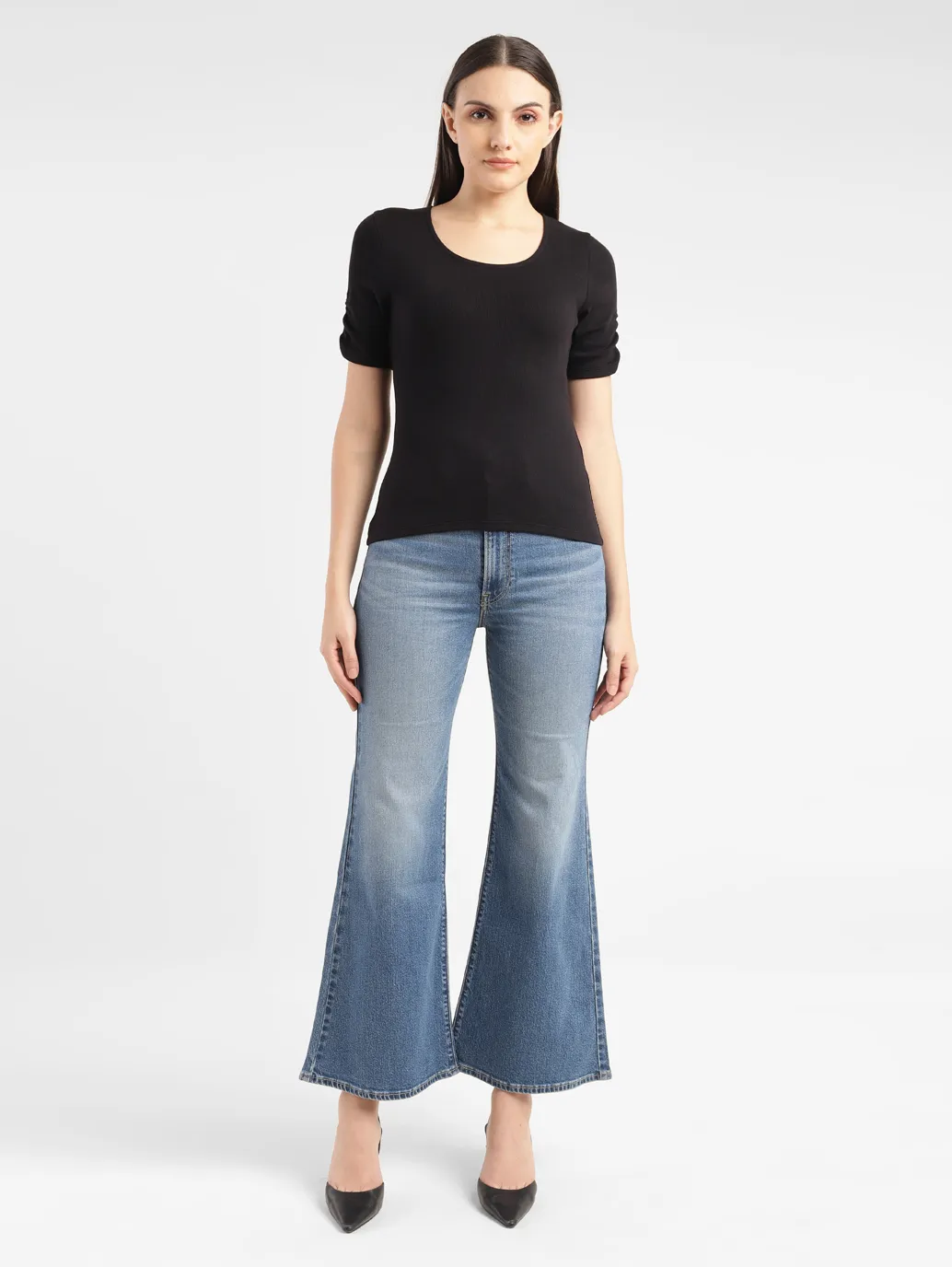 Women's Solid Scoop Neck T-shirt - Image 6