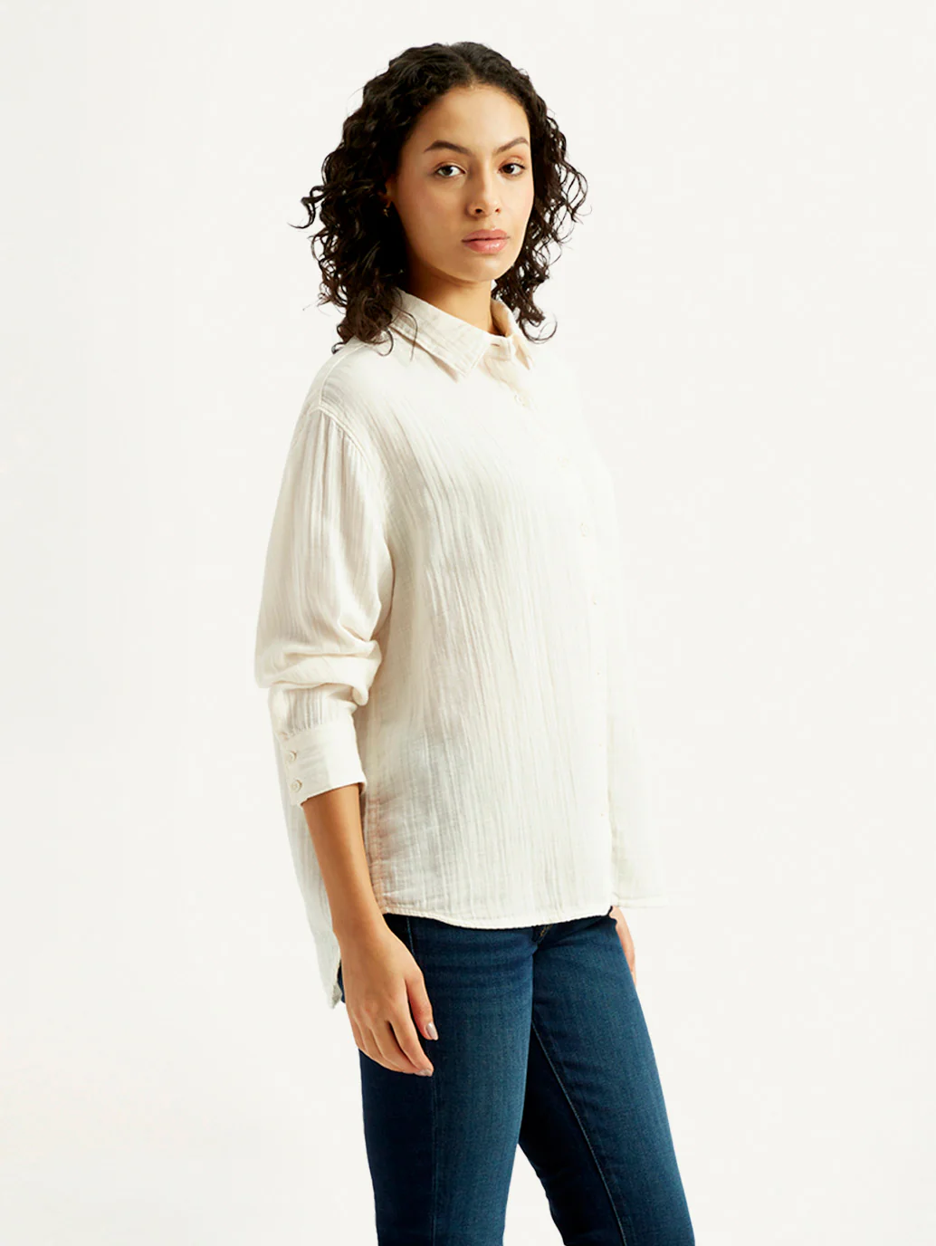 Women's Solid Relaxed Fit Shirt - Image 4