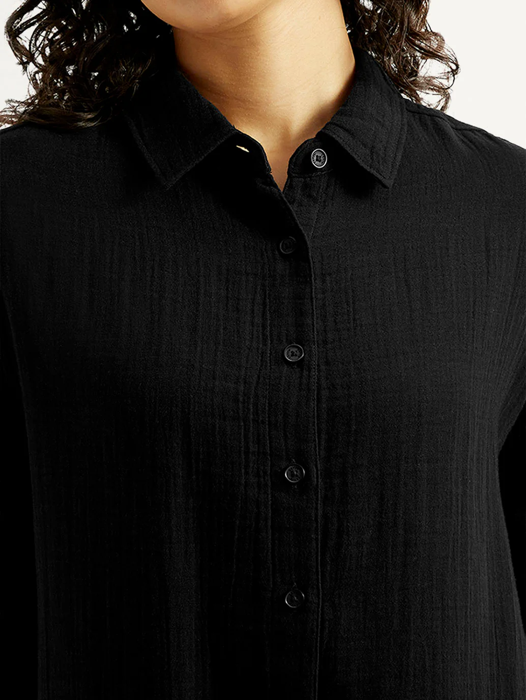 Women's Solid Relaxed Fit Shirt - Image 3